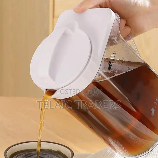 Airtight Acrylic Jug 1.6 Litre - thumbnail 2