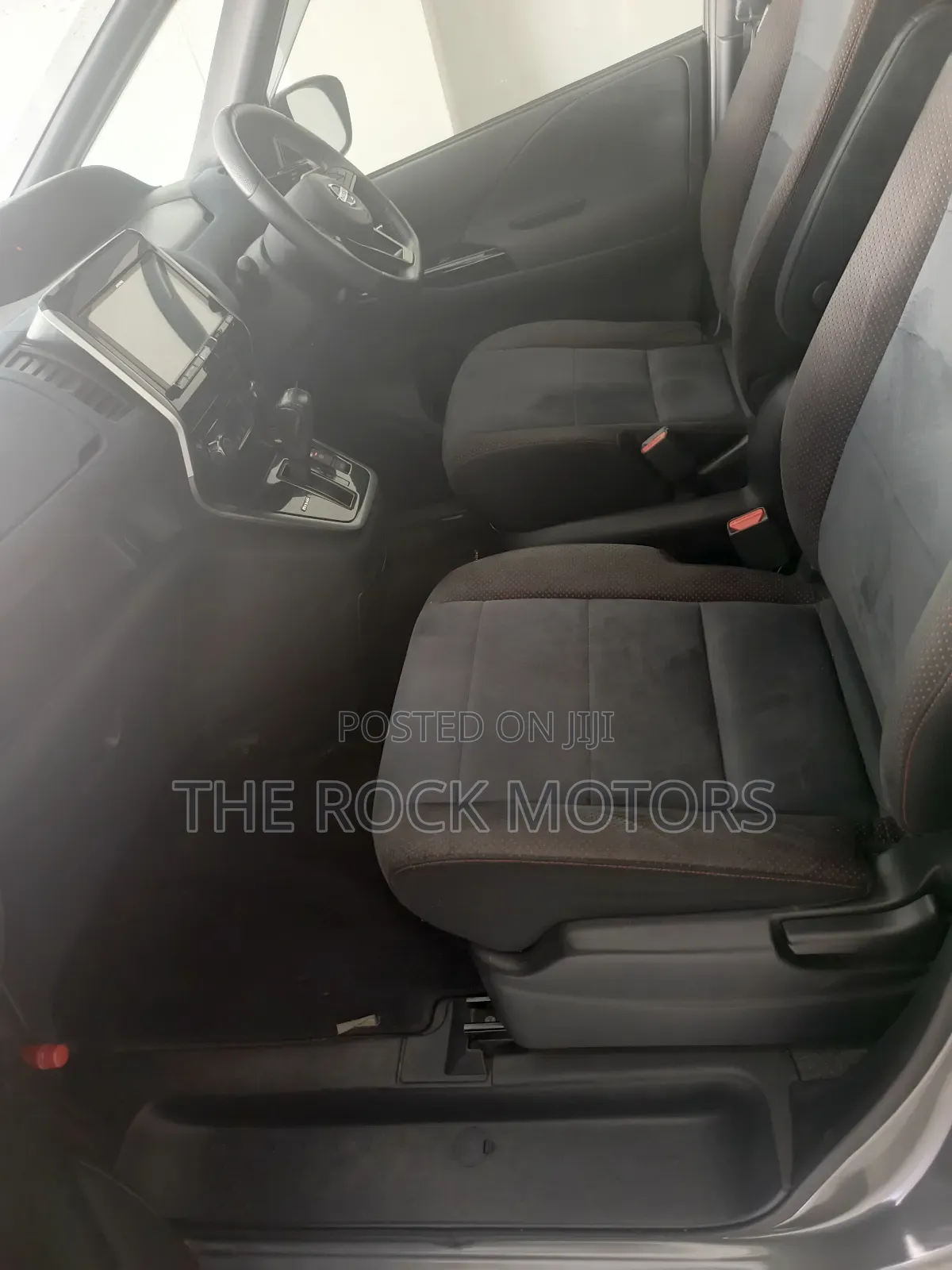 Nissan Serena 2019 Gray