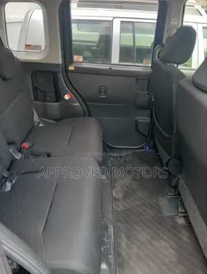 Toyota Roomy 2018 Black