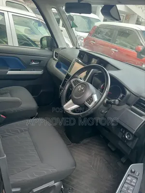 Toyota Roomy 2018 Black