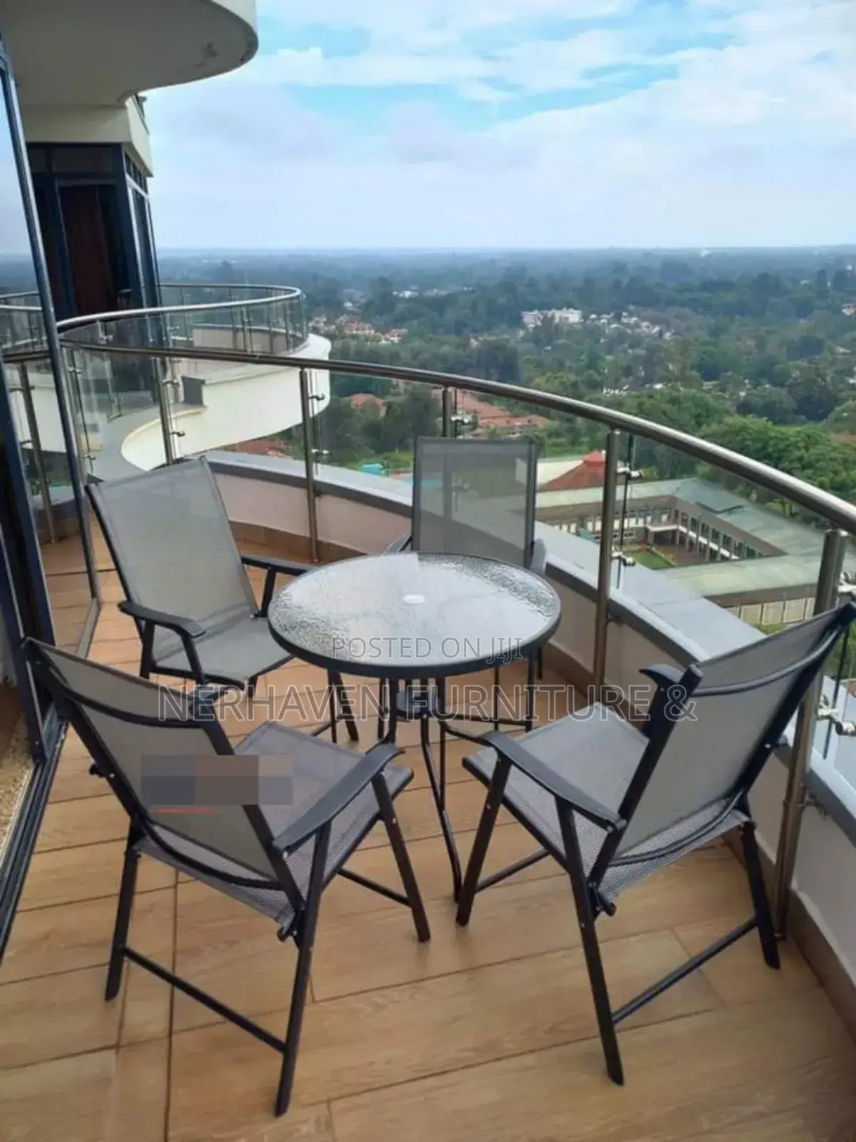 Stylish 4 Seater Dining Set for Indoor Balcony Use