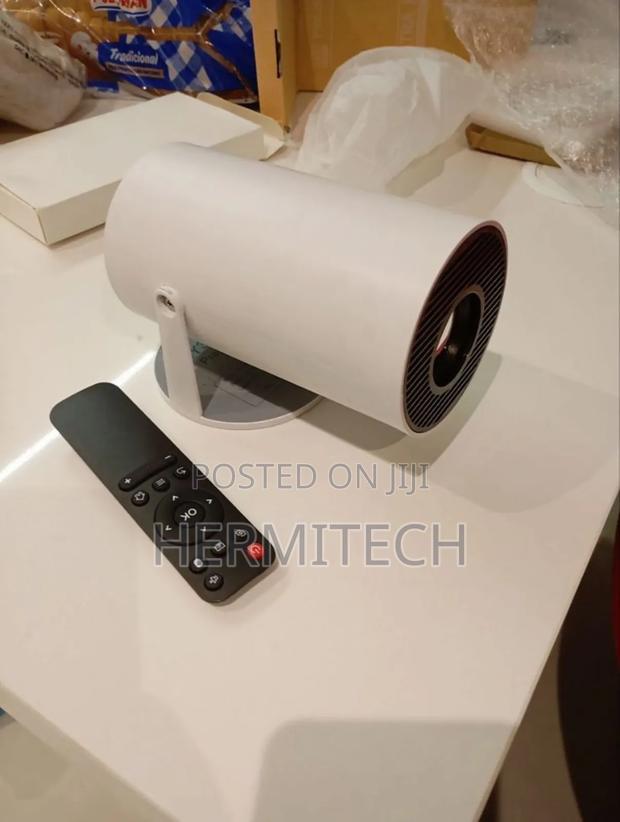 Portable Mini Projector With Clear Display and Resolution - thumbnail 2