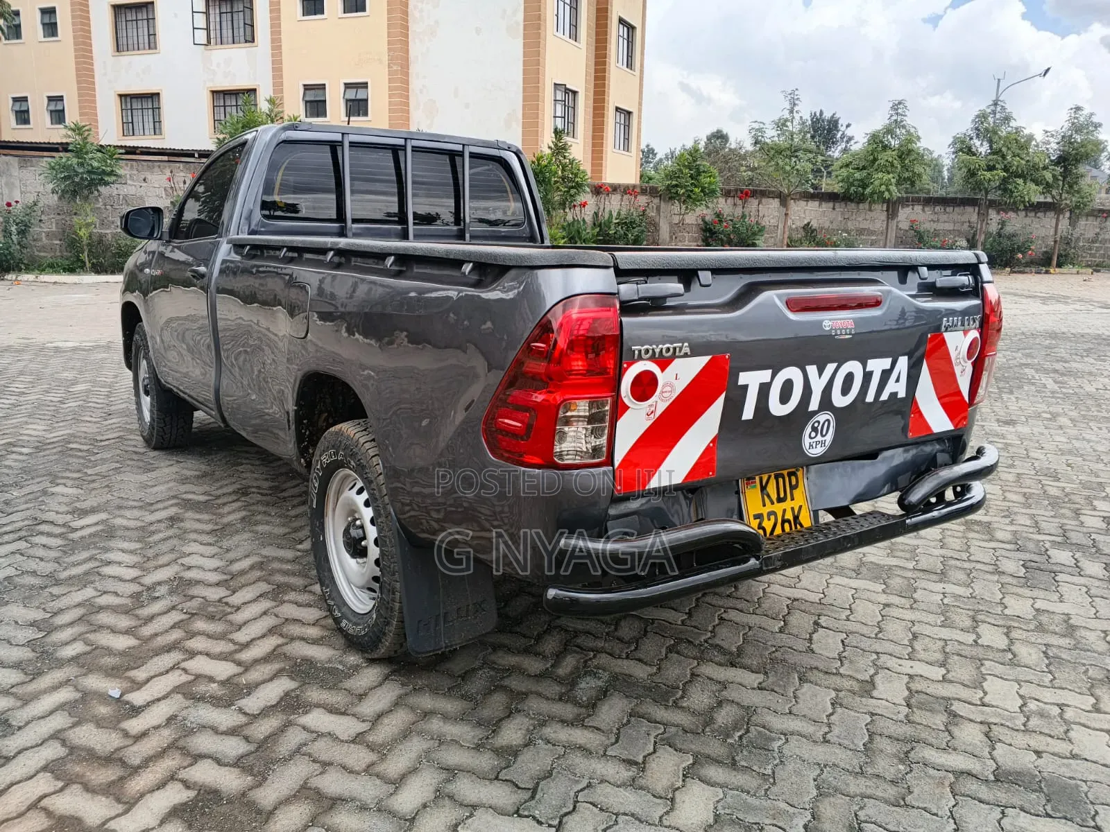Toyota Hilux 2023 Gray
