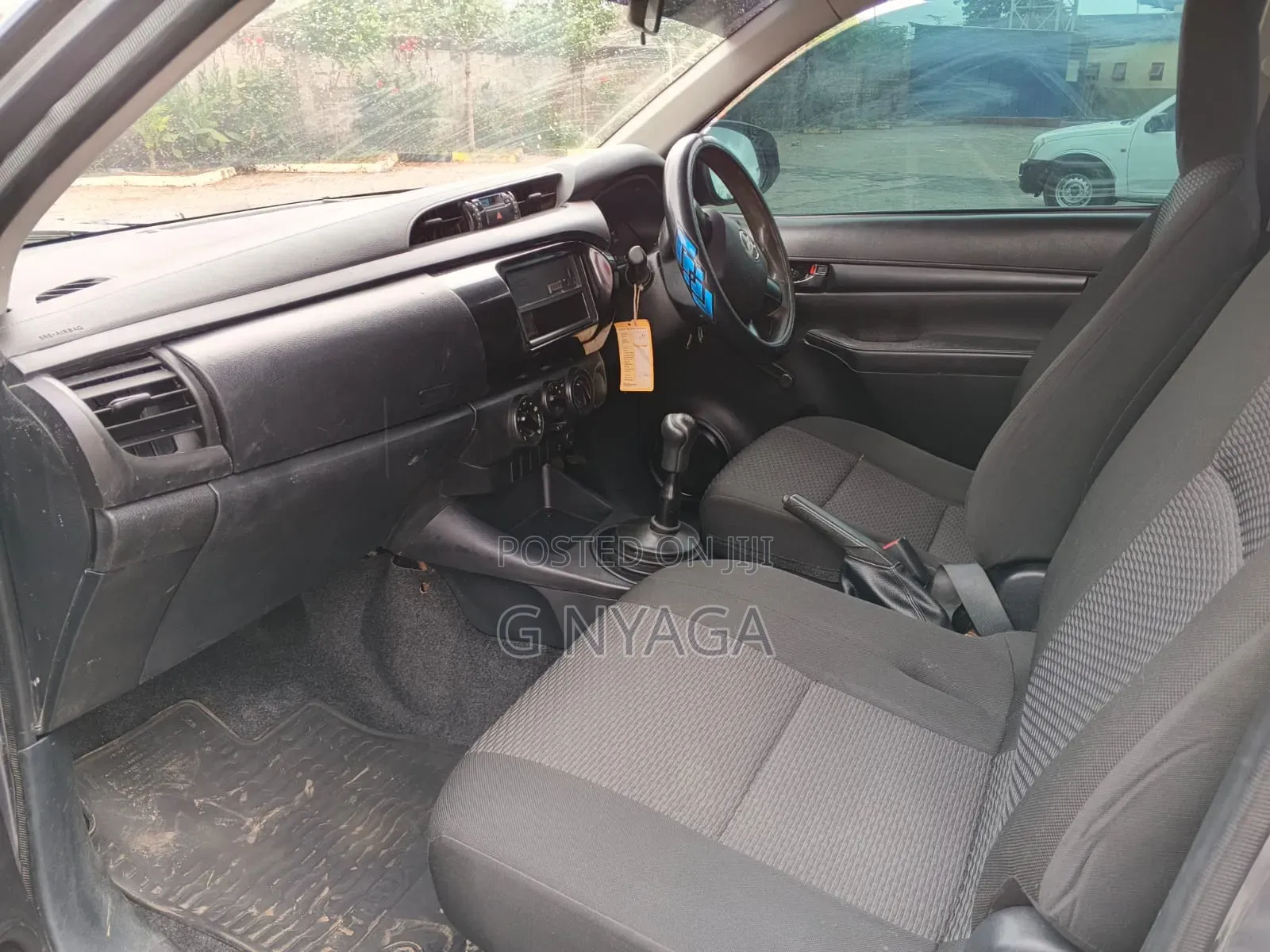 Toyota Hilux 2023 Gray