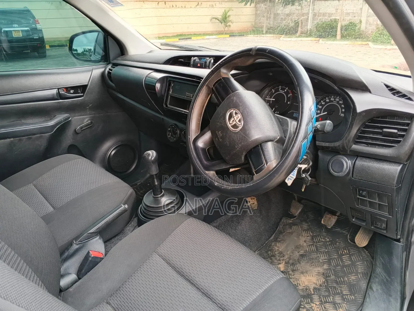 Toyota Hilux 2023 Gray
