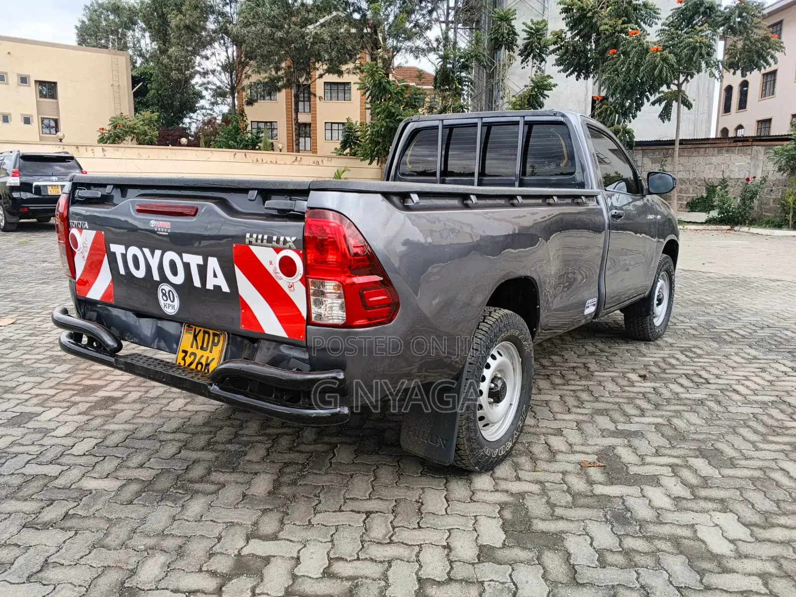 Toyota Hilux 2023 Gray