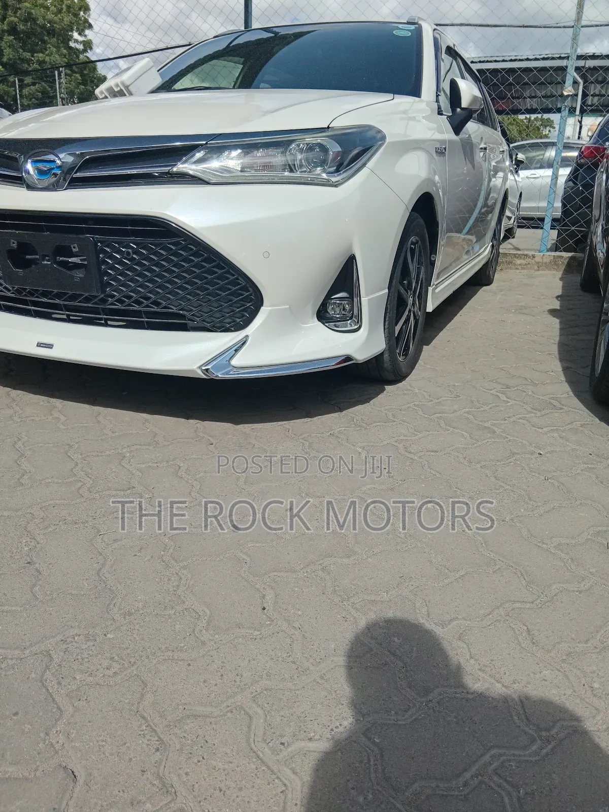 Toyota Corolla Hybrid 2024 Silver