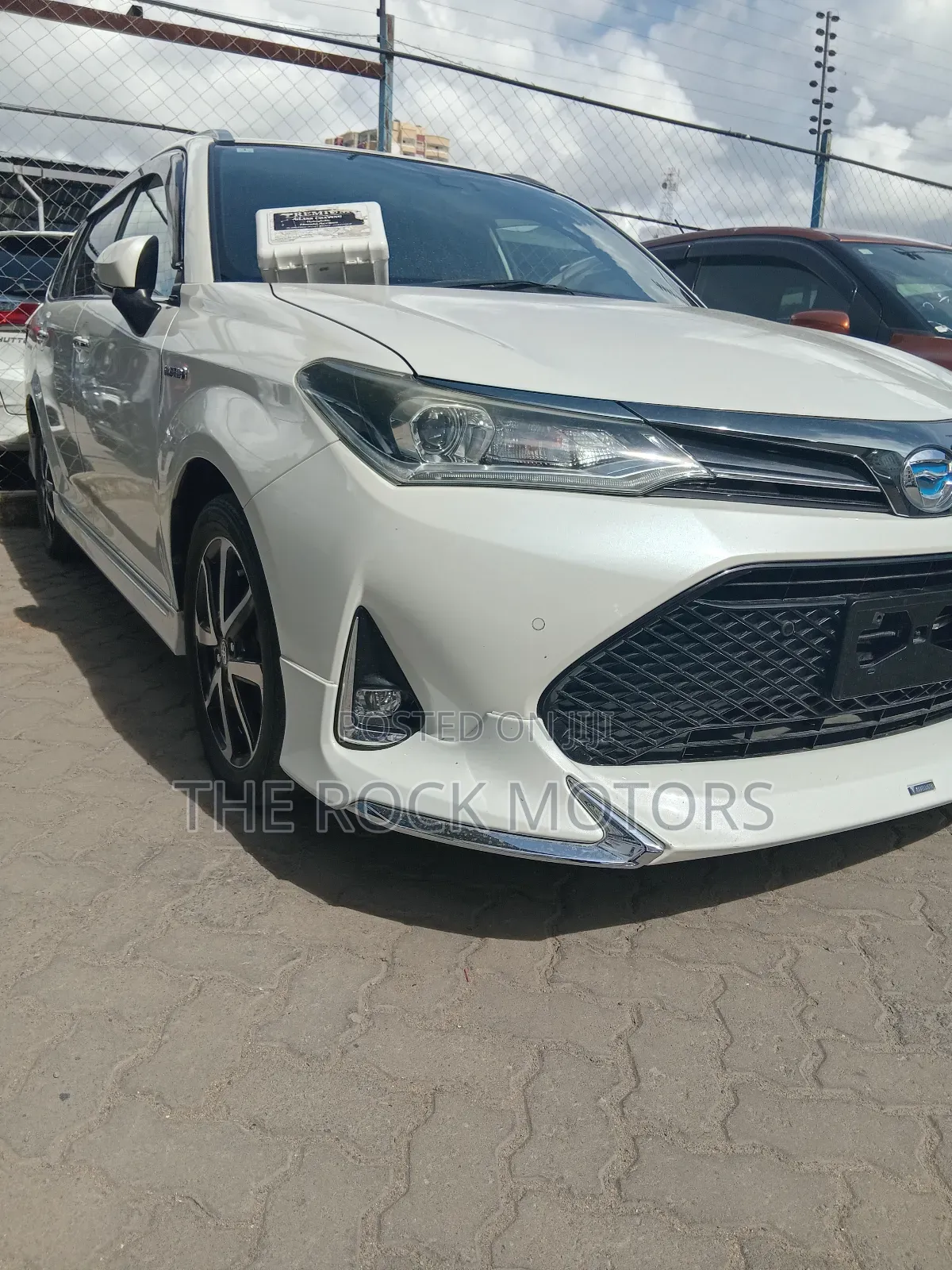 Toyota Corolla Hybrid 2024 Silver