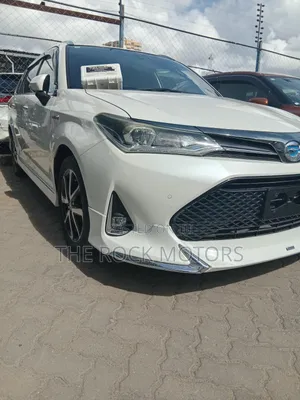Toyota Corolla Hybrid 2024 Silver
