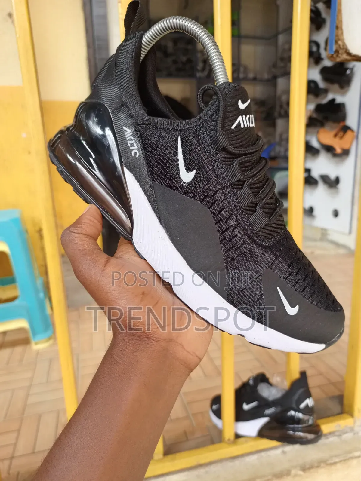 Airmax 270 Black White