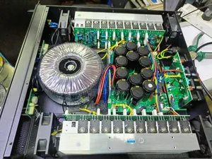 Peavey Cs 4000 Professional Power Amplifier