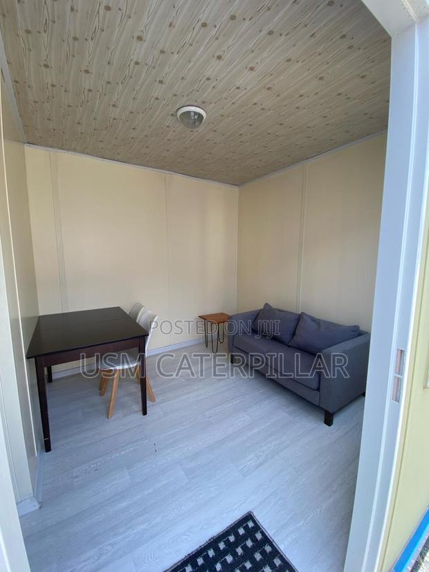 Container Office Airbnb - thumbnail 3