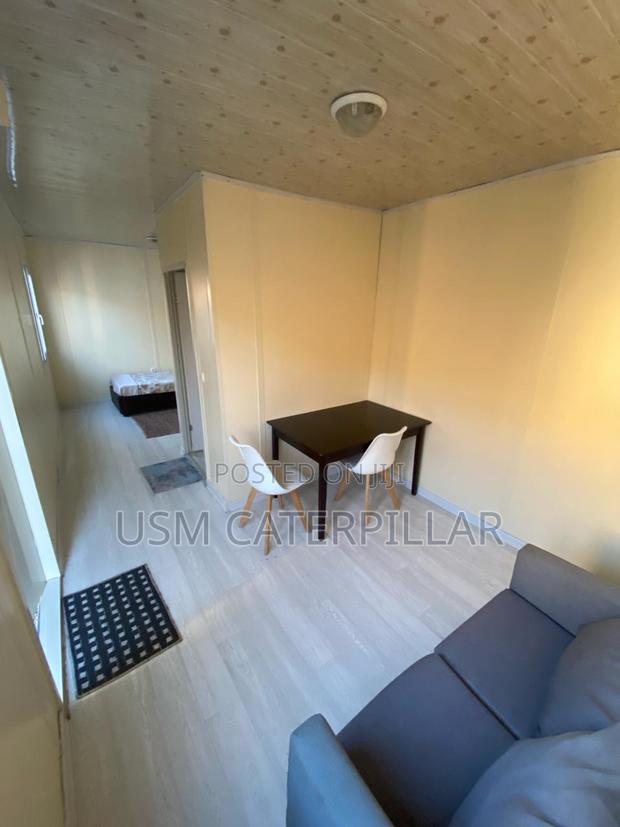 Container Office Airbnb - thumbnail 4
