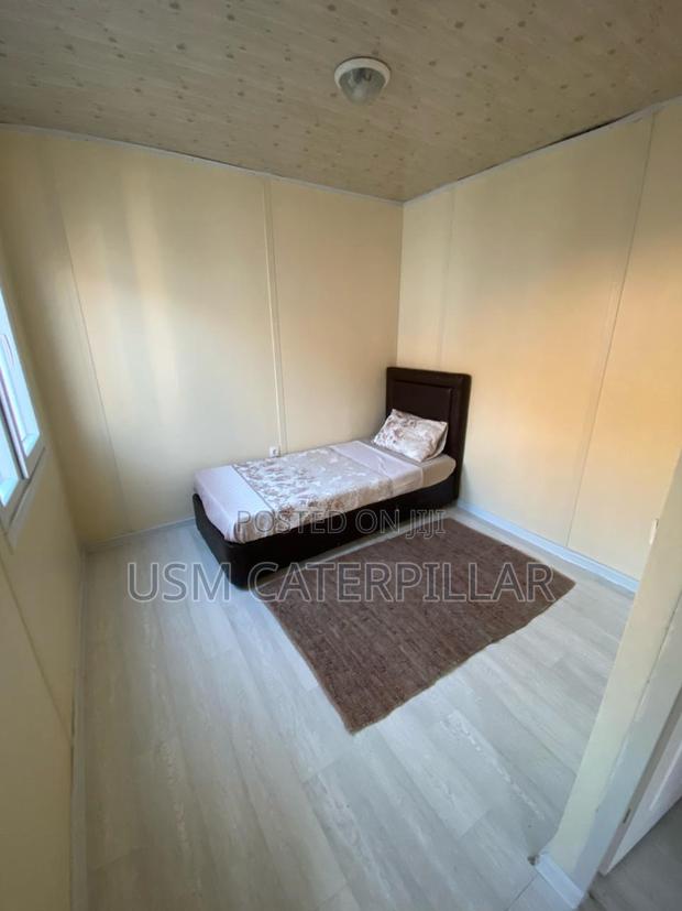 Container Office Airbnb - thumbnail 7