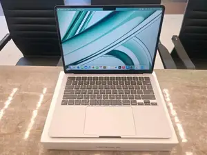 New Laptop Apple MacBook Air 2024 M3 13-inch 16GB Apple M3 SSD 256GB