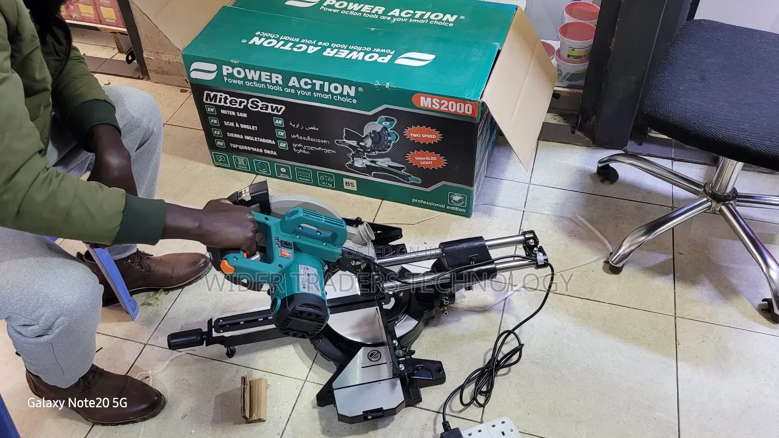 Power Action Sliding Miter Saw
2000watts
Price