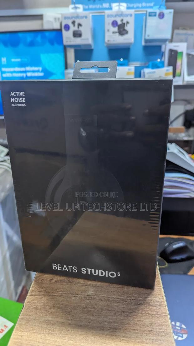 Beats Studio Pro Wireless Noise-cancelling Headphones - thumbnail 2
