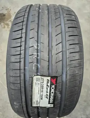 275 /35 R19 Yokohama Tyres 100 W Bluearth-Gt