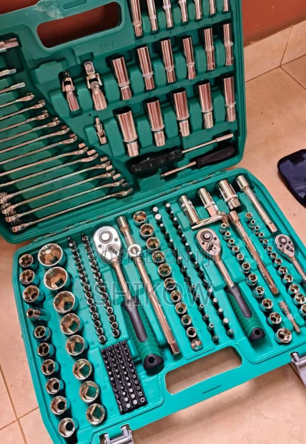 216-Piece Heavy-Duty Tool Kit