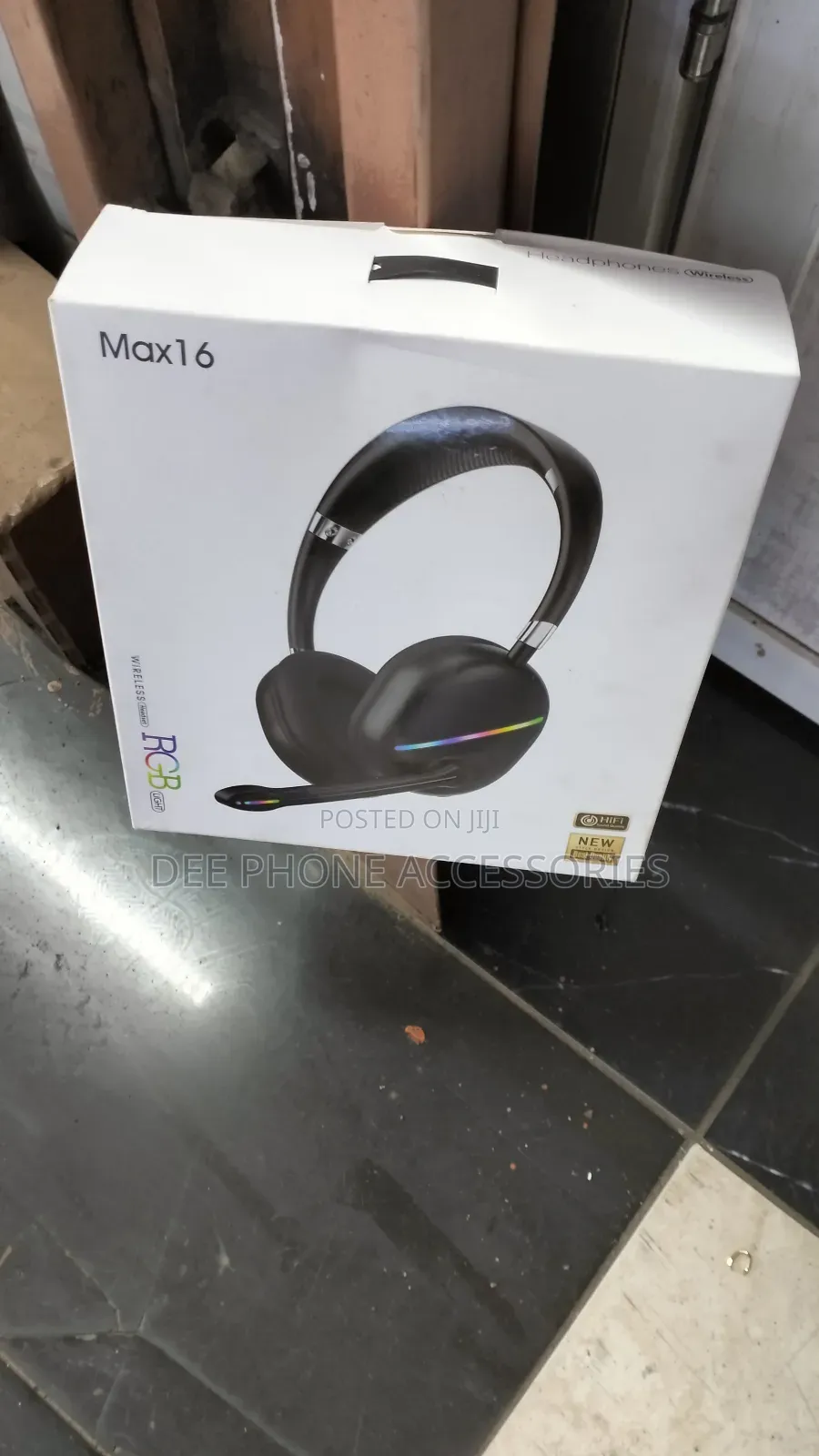 Max 16 RGB Wireless Headphones With External Mic