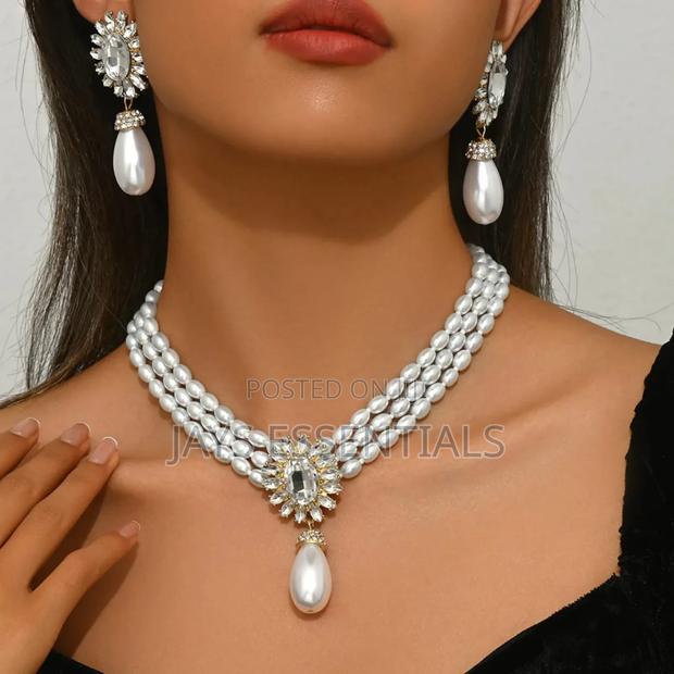 Elegant Pearl Jewelry Sets - main view