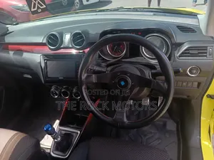 Suzuki Swift 2019 Yellow