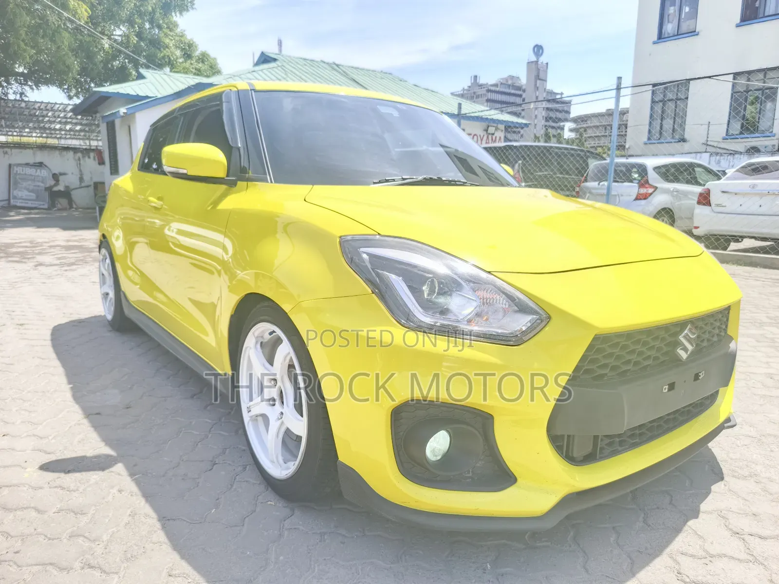 Suzuki Swift 2019 Yellow