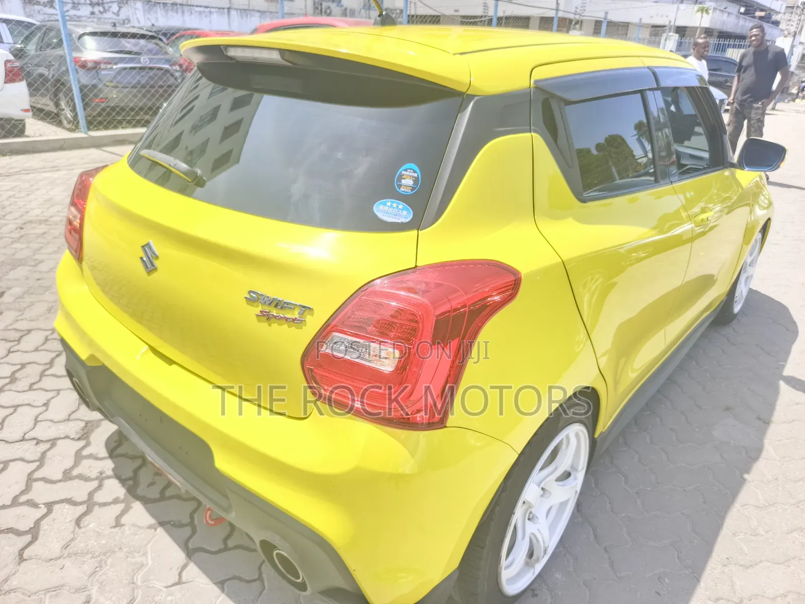 Suzuki Swift 2019 Yellow