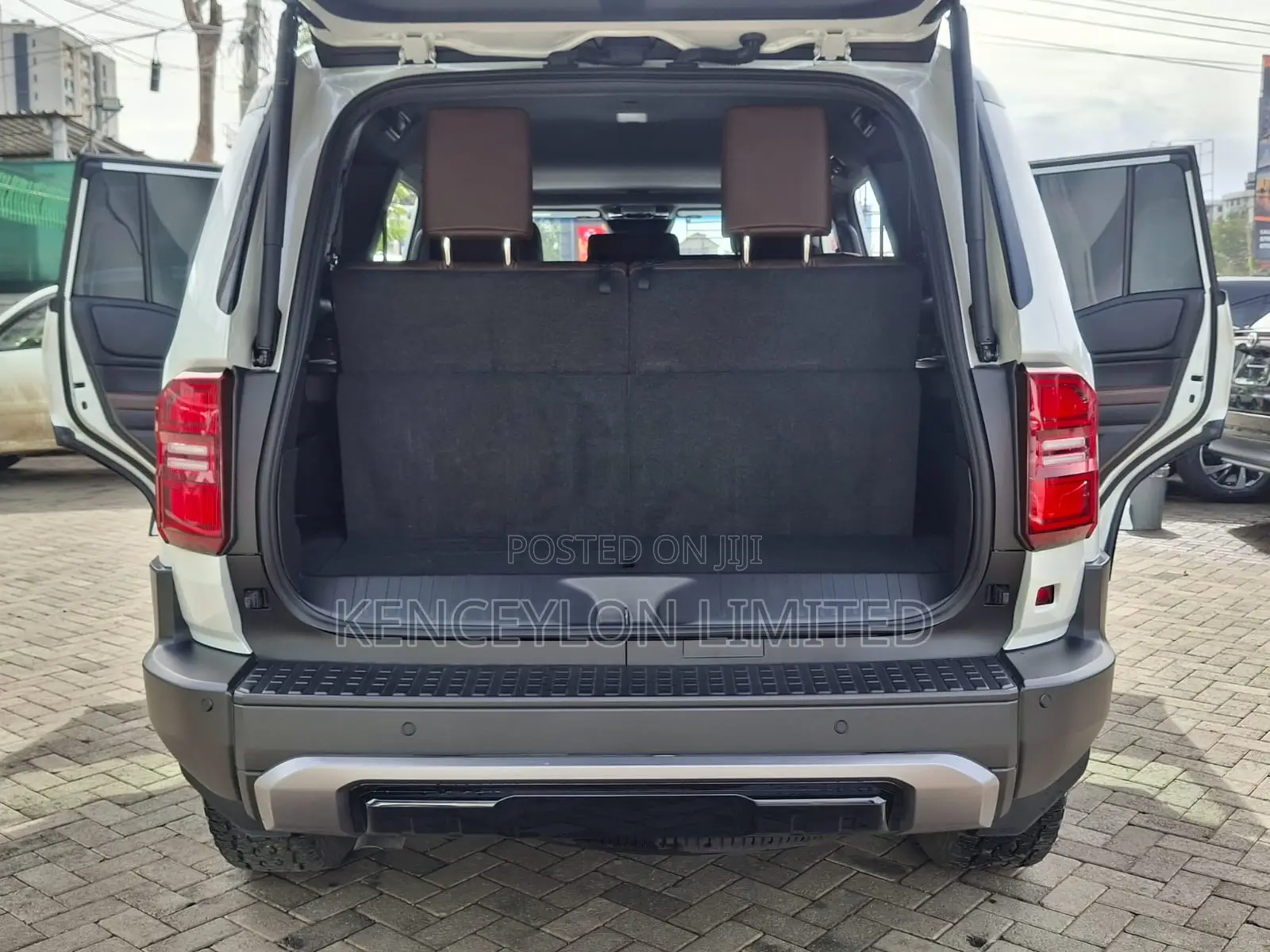New Toyota Land Cruiser Prado 2.8 2024 White