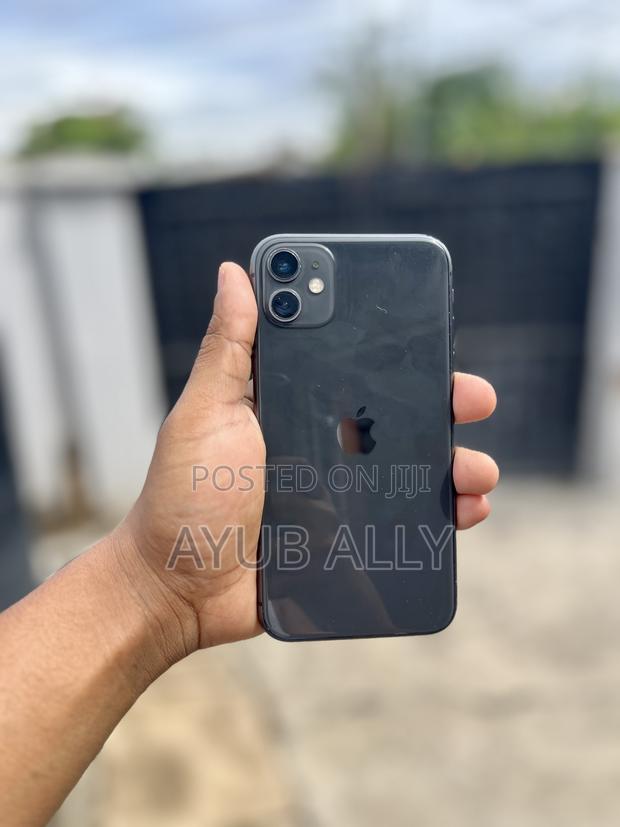 Apple iPhone 11 64 GB Gray - main view