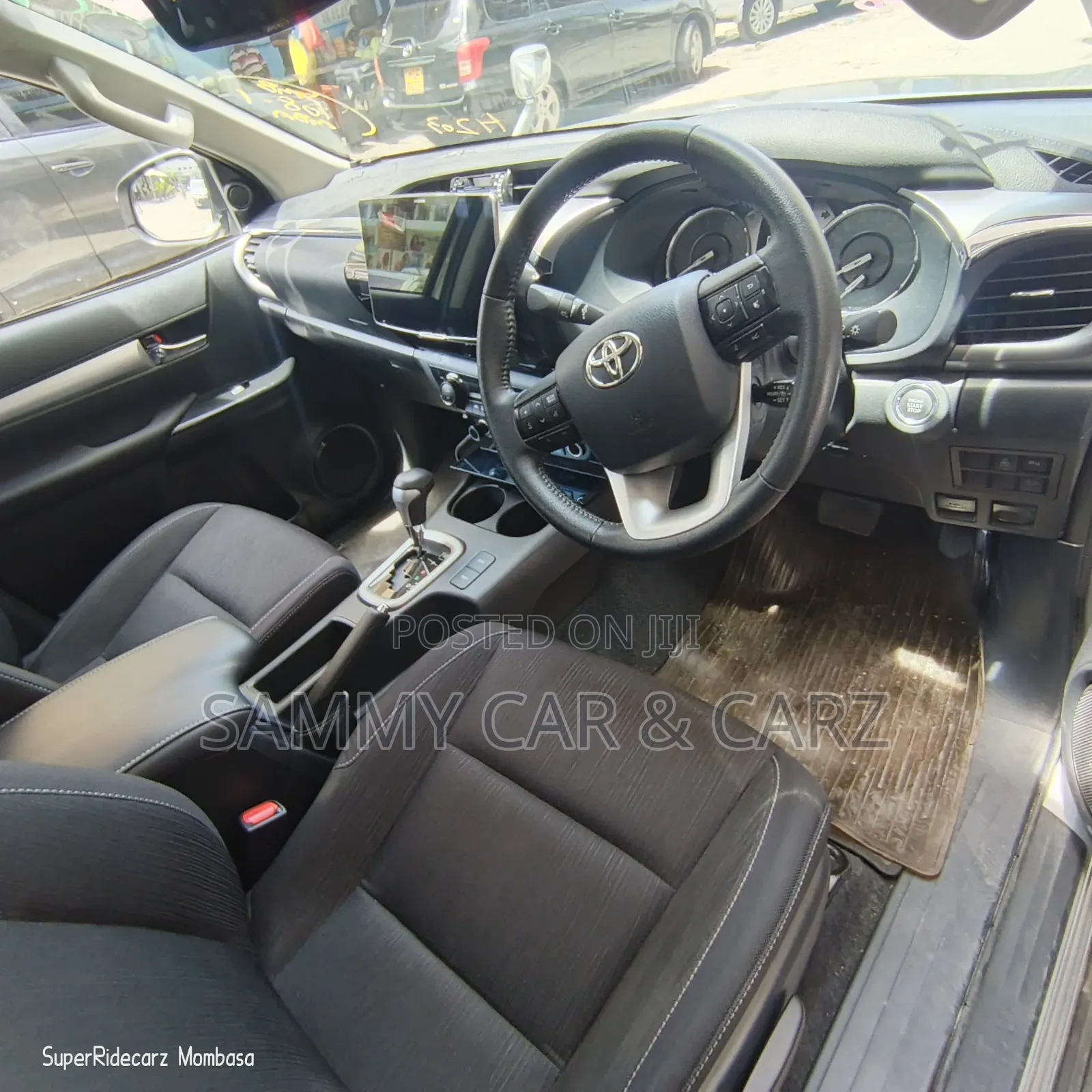 Toyota Hilux 2024 Gray