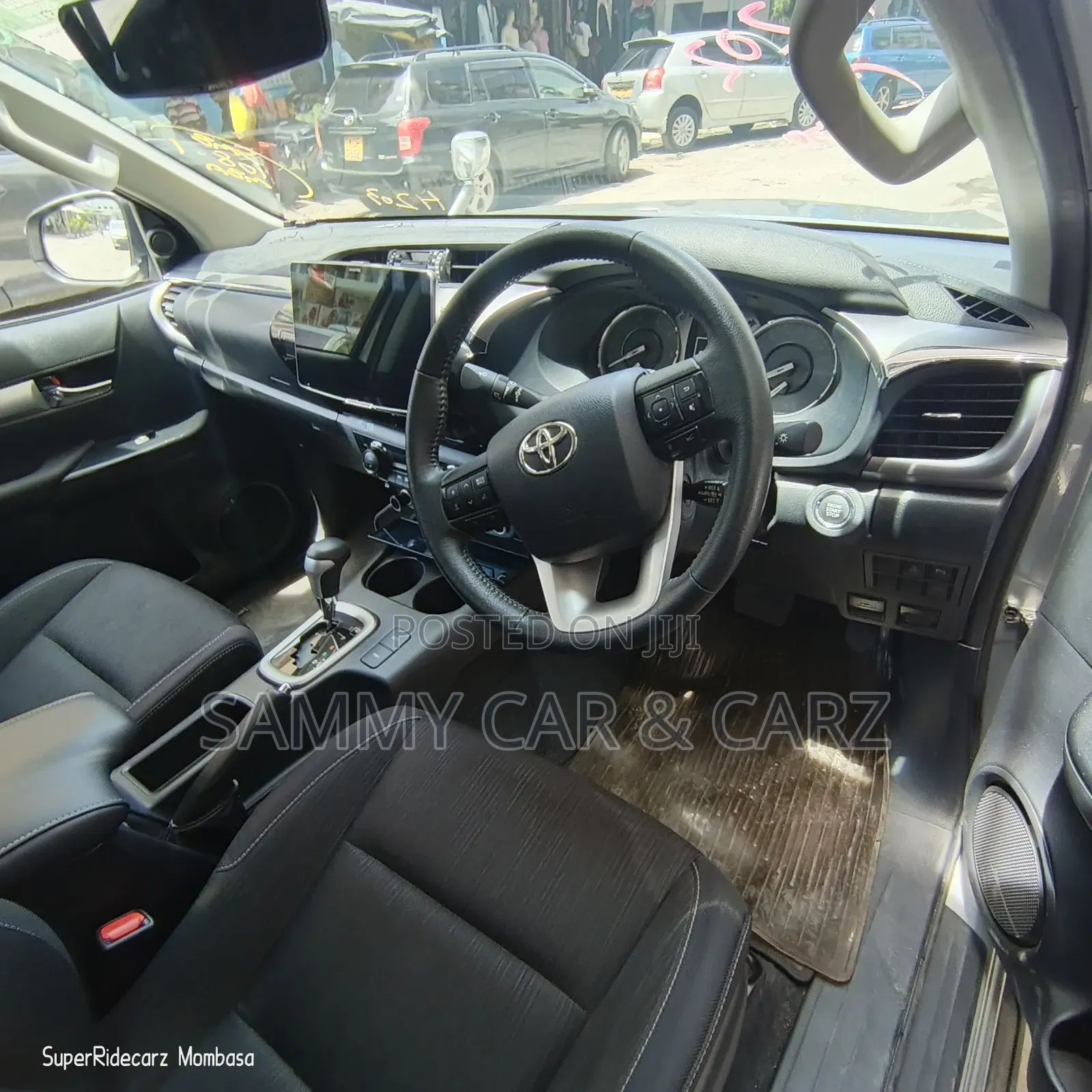 Toyota Hilux 2024 Gray