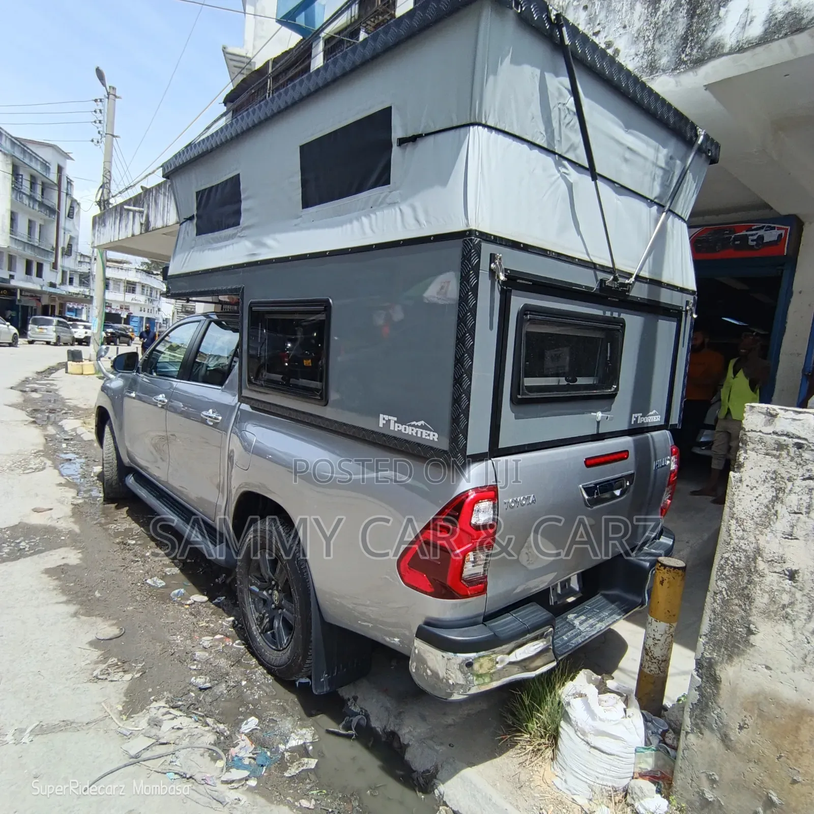 Toyota Hilux 2024 Gray