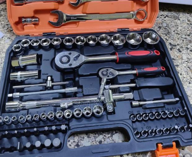 82-Piece Professional Socket Kit