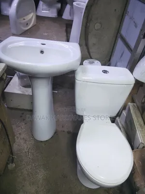 Set Package of Toilet Seats and Washhandbasins Plus Pedestrial Stands