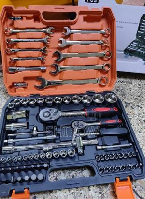 Durable 82-Piece Professional Socket Kit - thumbnail 2
