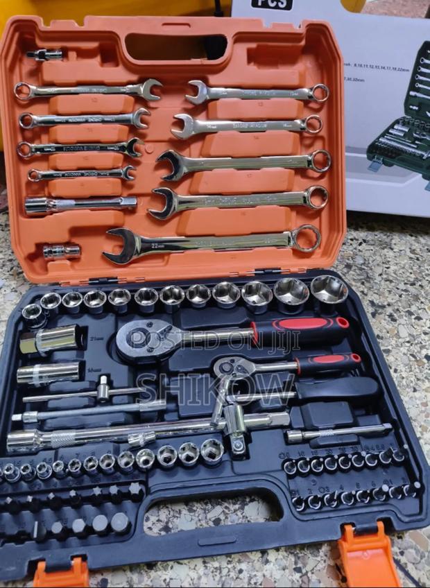 Durable 82-Piece Professional Socket Kit - main view