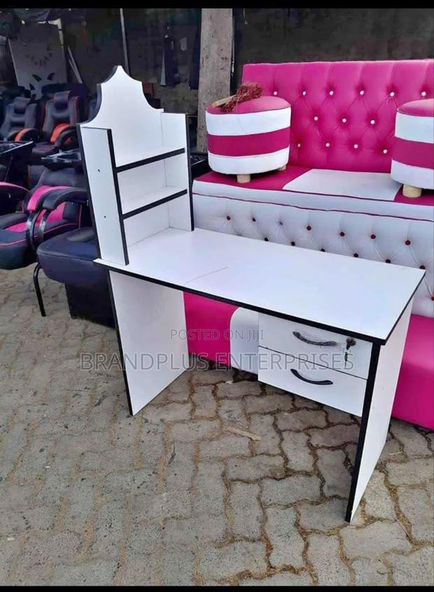 Manicure Table With Raised Shelves - thumbnail 3