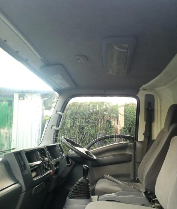 Isuzu Elf 2013 - thumbnail 4