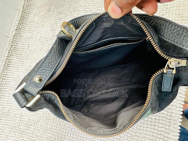Authentic Gucci Shoulder Bag - thumbnail 4