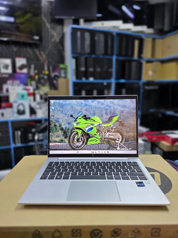 Laptop HP Elitebook 830 G11 16GB Intel Core i5 SSD 512GB - main view