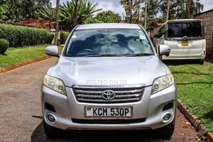 Toyota Vanguard 2010 Silver