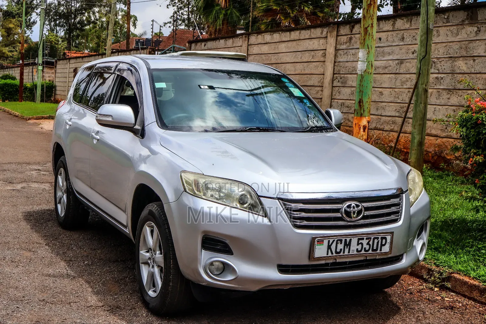 Toyota Vanguard 2010 Silver