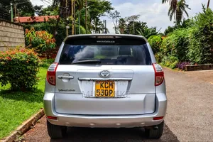 Toyota Vanguard 2010 Silver