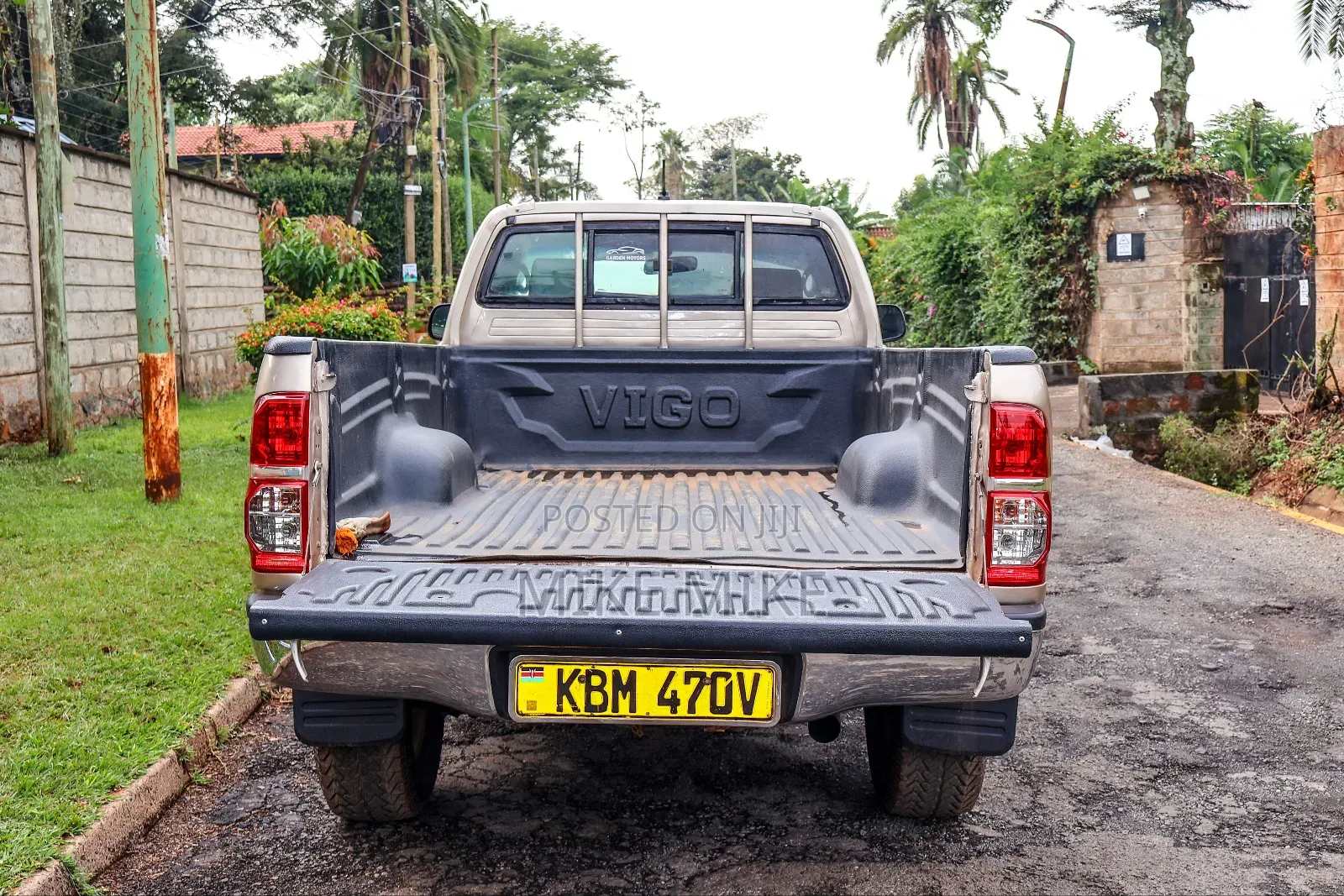 Toyota Hilux 2010 Gold