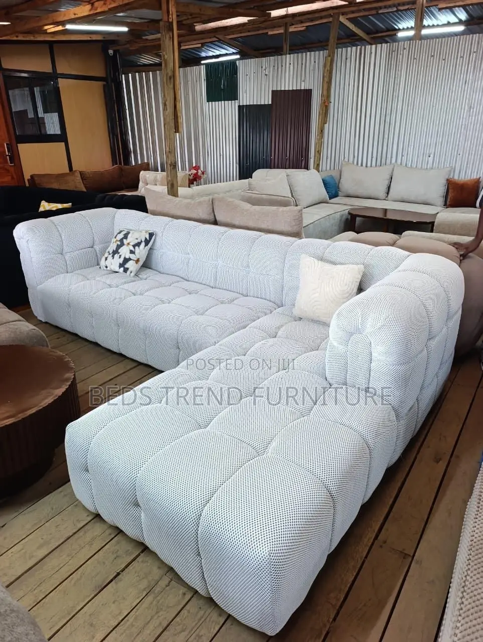 Creamy Bubble L Seat 6 Seater