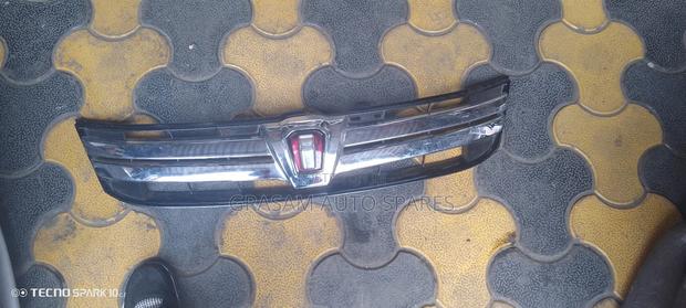 Toyota Isis 2012 Grill