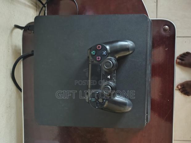 Play Station 4 Slim - main view