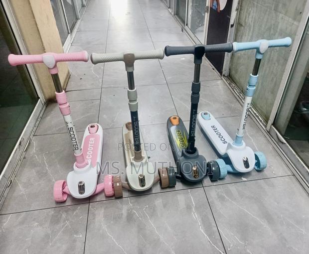 3-10 Yrs 3-Wheeled Kick Scooters - main view