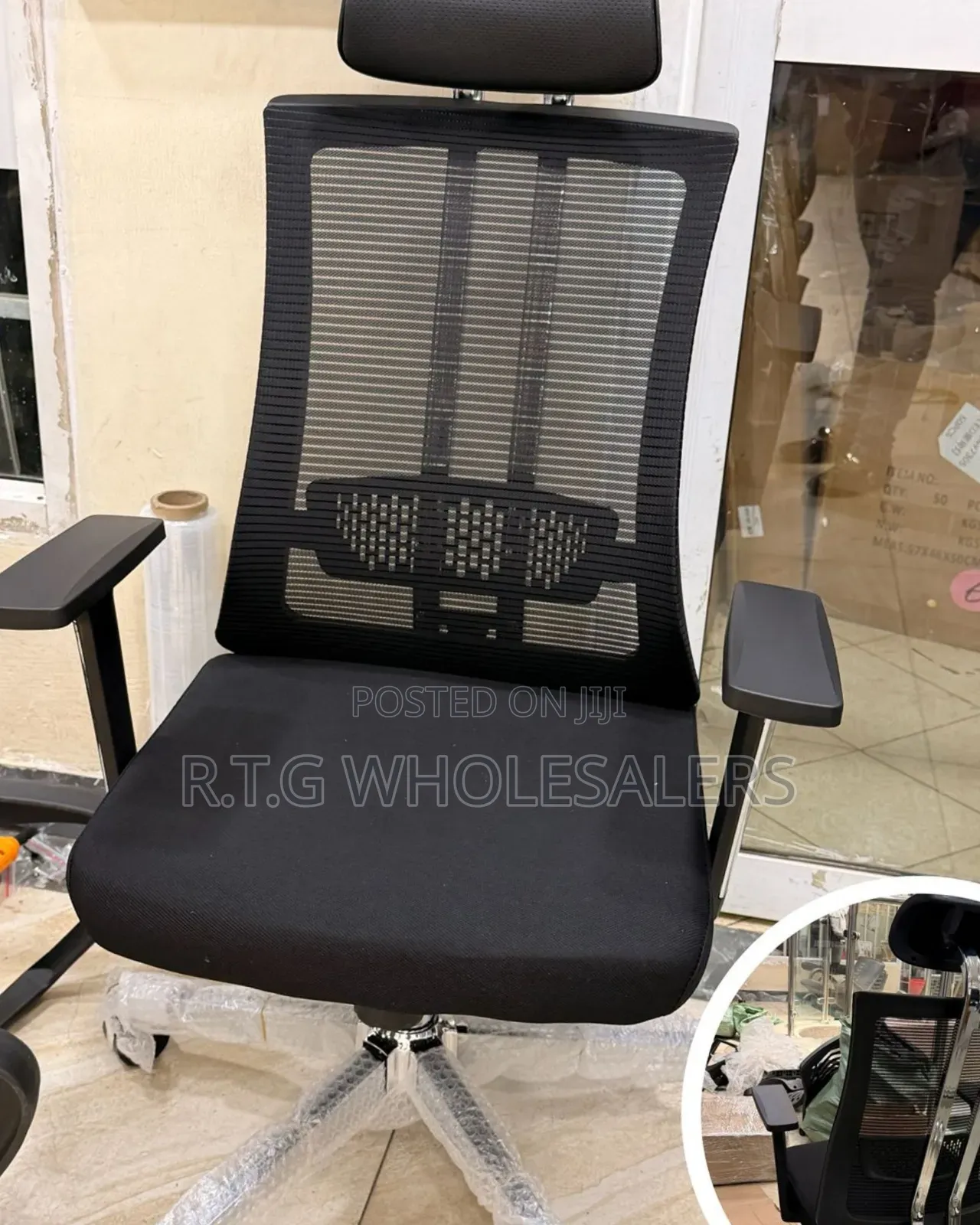 Urbanpro High‐Back Mesh Chair With Adjustable Support